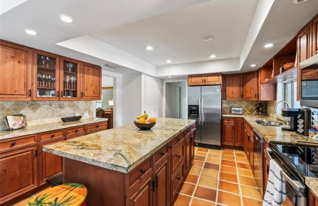 15321 SW 82nd Ave - 15321 Southwest 82nd Avenue, Palmetto Bay, FL 33157