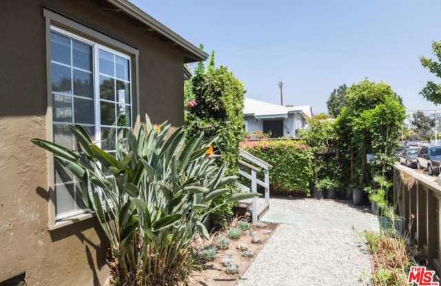 313 VENICE Way Gallery 2