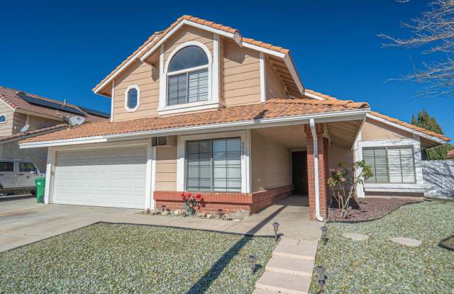 Spacious 4-Bedroom Home with Solar, Pool  Spa in Lancaster! photos photos