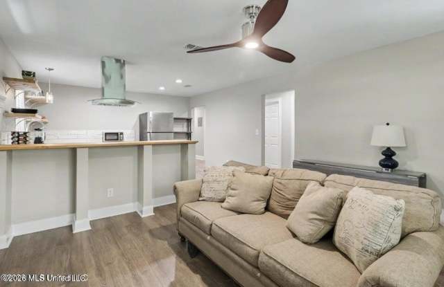 519 23rd Street lot: R Gallery 3