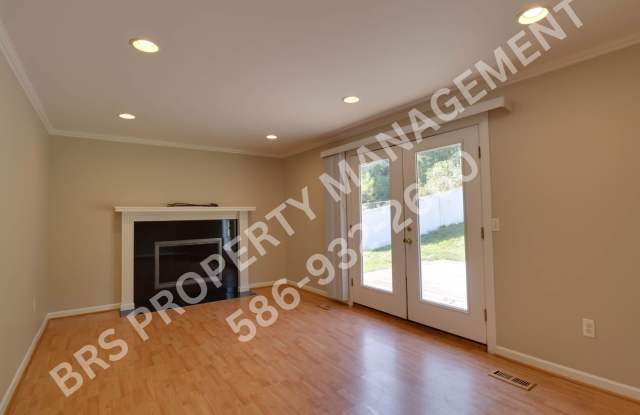 Beautiful 3 bedroom 1 1/2 bath Shelby Twp. ranch Gallery 3
