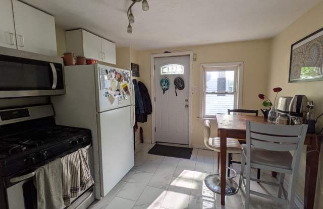 1bed in Kendall Square Gallery 4