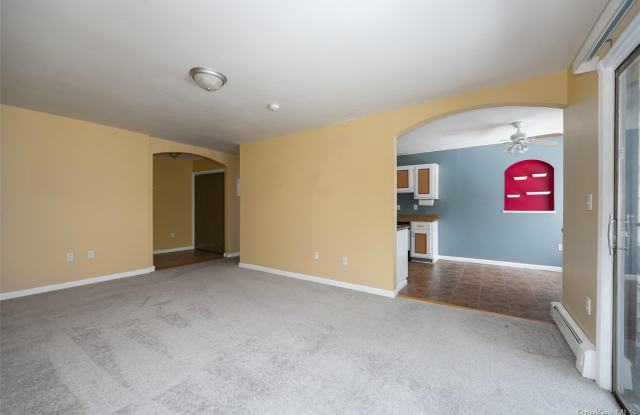 3 Hook Road unit: 72H Gallery 3