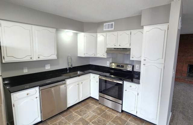 9532 Mission Rd - 25 photos photos