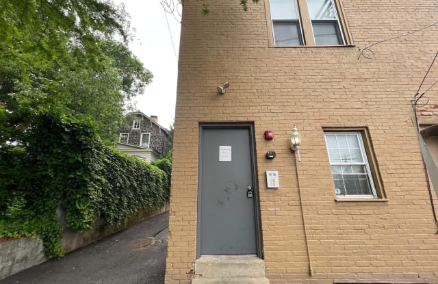 601 WHITE HORSE PIKE - 601 White Horse Pike, Camden County, NJ 08107