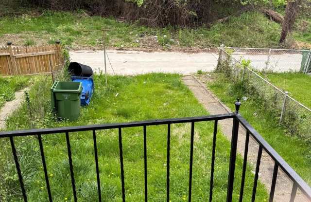 526 RANDOM Road Gallery 4