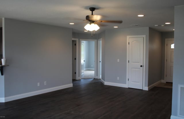 13764 Pella Lane Gallery 2