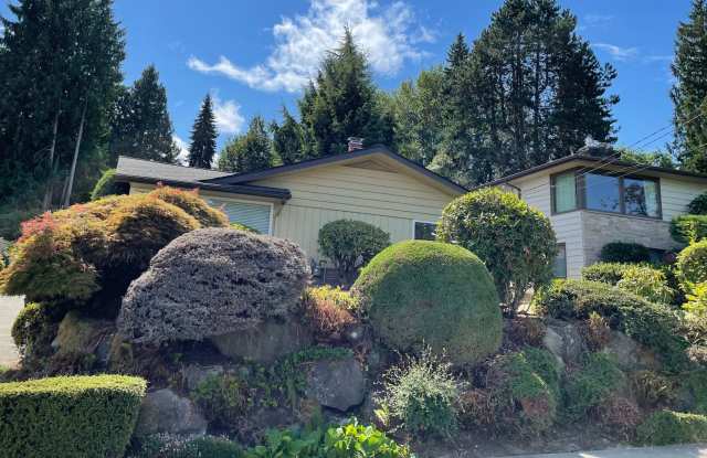 Sprawling Stunning Cozy Wedgwood Home - 3551 Northeast 98th Street, Seattle, WA 98115