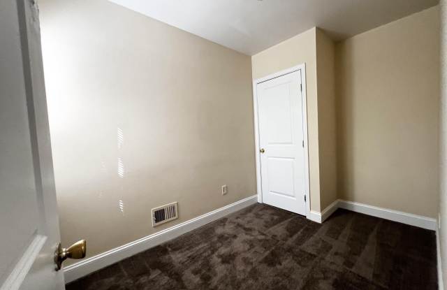 1705 E LANVALE Street Gallery 4