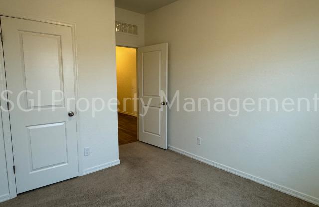 2379 E San Miguel Dr Gallery 4