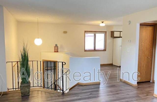 2954 Northeast Taylor Street - 2 Gallery 4