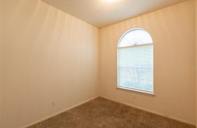 3713 Pinetree Drive Gallery 4