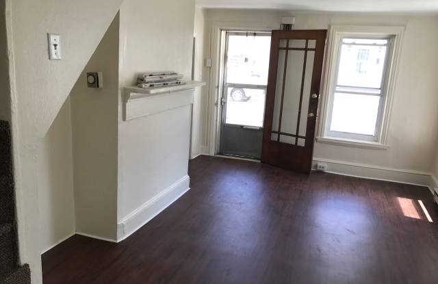 122 N. Penn St. - 3 Bedroom half duplex - $1100 - Available Mid September Gallery 3
