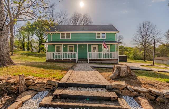 231 Broadway St. photos photos