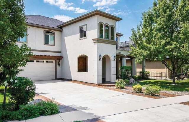 Luxury 4 Bed, 3.5 Bath Home | 4-Car Garage | Resort-Style Amenities photos photos