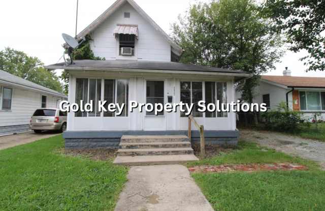 3 BR 1 BA House with Fenced Yard and Garage SECTION 8 APPROVED Gallery 4