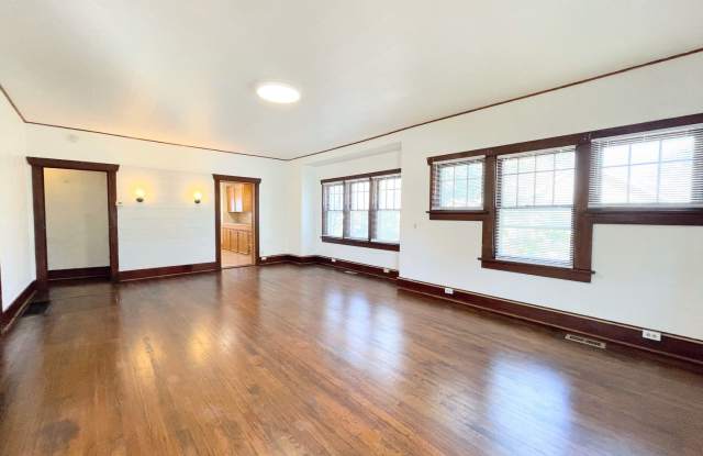 Spacious 3 Bedroom, 2 Bath Home Gallery 2