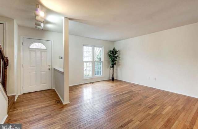 15702 PILLER LANE Gallery 4