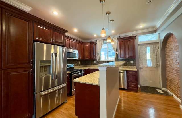 Charming 2BD/3BA Townhome in Highlandtown, Baltimore, MD! Gallery 4