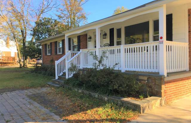 4605 Sandy Spring Rd Gallery 2