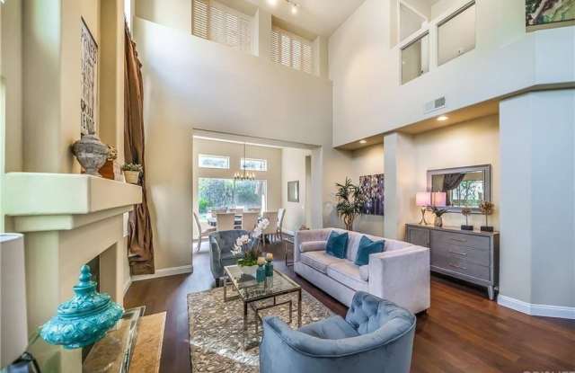 3402 Stoneridge Court Gallery 2