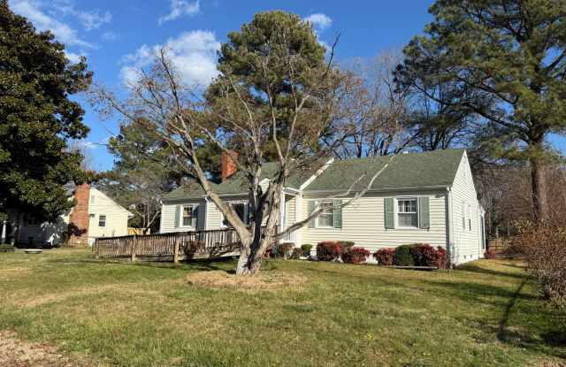 Large 3bed 1.5 bath ranch with 2 car garage $1895 photos photos