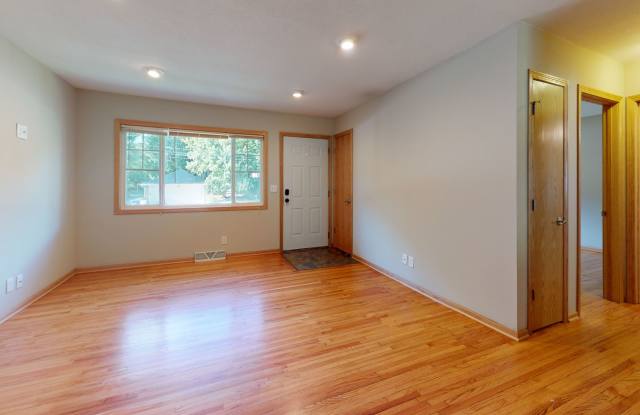 1097 25th Ave SE Gallery 3