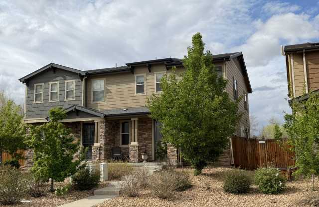 Modern West Arvada End-Unit with Cul-de-Sac Privacy & 2-Car Garage photos photos