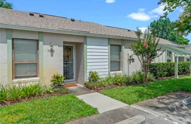 * APPLICATION PENDING. DO NOT APPLY! *GORGEOUS 2 BEDROOM / 2 BATH VILLA (WINTER PARK) - 7703 Country Place, Seminole County, FL 32792