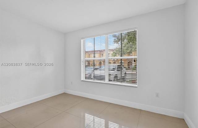 12989 SW 30th Ct Gallery 4