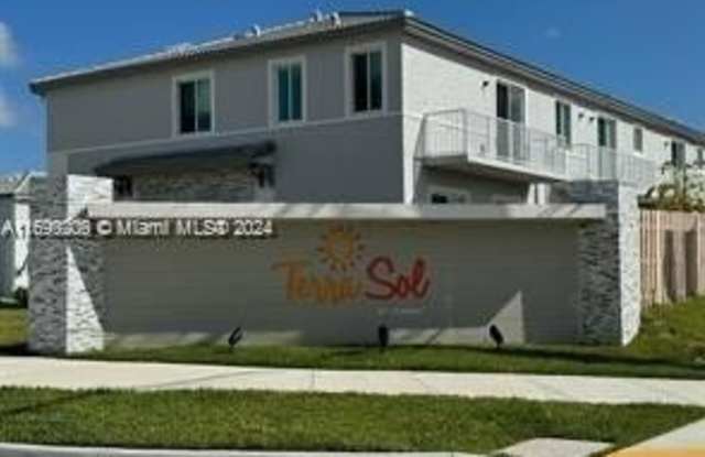 1371 SE 7th Ter photos photos