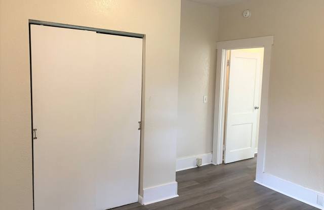 HUGE Dade City 3BR/1BA/1 Car Garage Home w/Tons of Living Area! NO APPLICATION FEE! photos photos