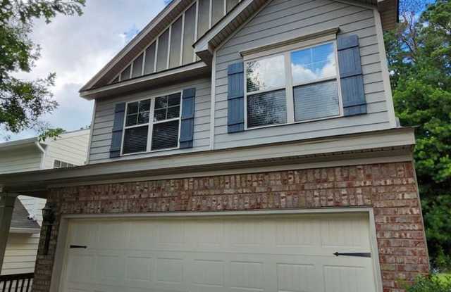 Spacious 3 Bedroom Home with 2-Car Garage in Union City! photos photos