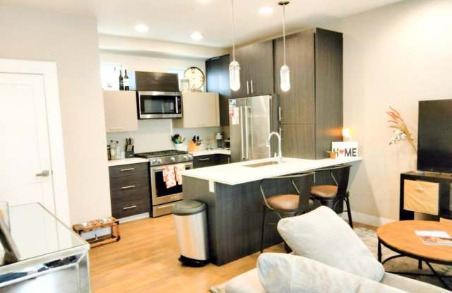 Beautiful 3 bedroom 2.5 bathroom condo MOVE IN SPECIAL photos photos