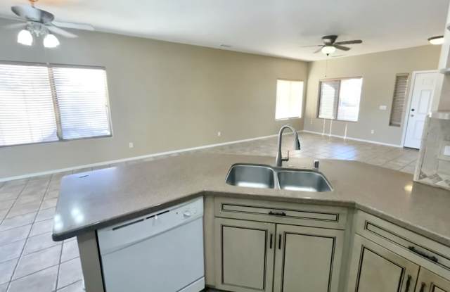 99 3rd Ave W - 99 3rd Avenue West, Buckeye, AZ 85326