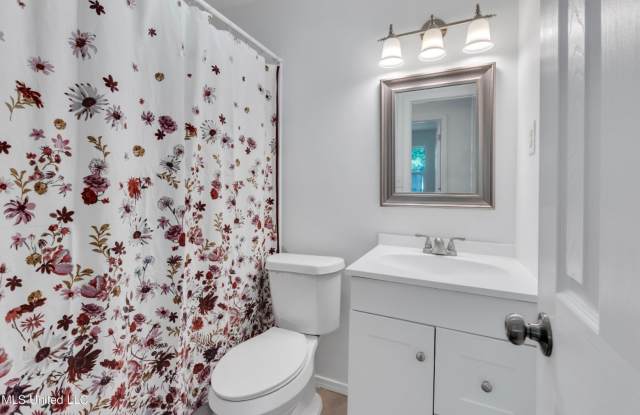 Perfect location! Gallery 4