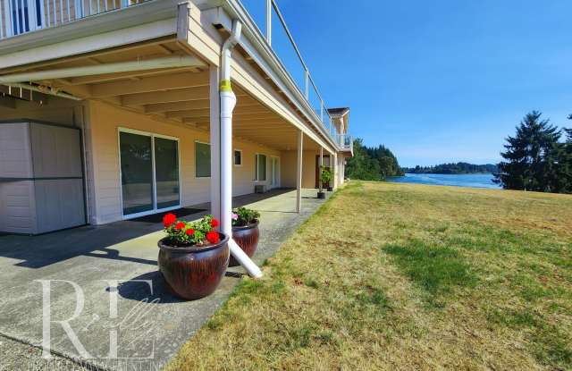 Waterfront Views  Peaceful Living – 2BR with Stunning Sunsets - 515 Northwest Heritage Lane, Tracyton, WA 98310