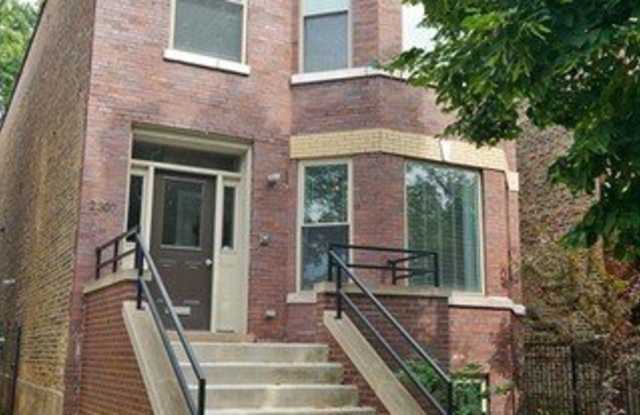2307 N Springfield Avenue photos photos