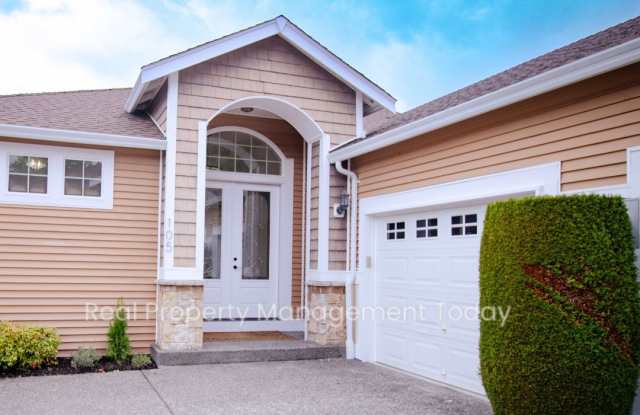 Beautiful Remodeled 3 Bedroom In Orting! - 105 Lane Boulevard Northwest, Orting, WA 98360