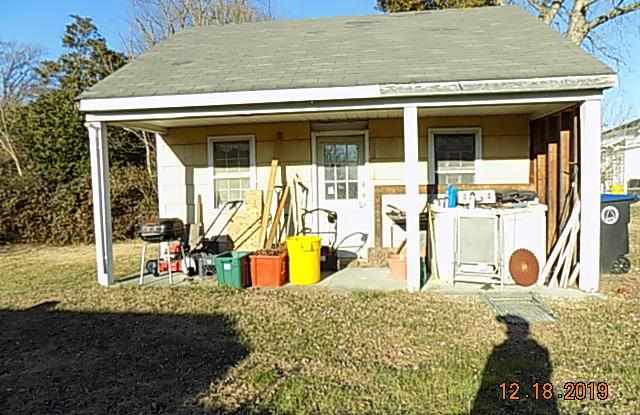 1300 LAUREL ROAD Gallery 3