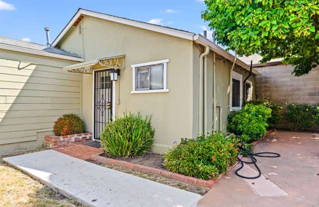 Updated 1BD/1BA Castro Valley Cottage | In-Unit Laundry & Skylight photos photos