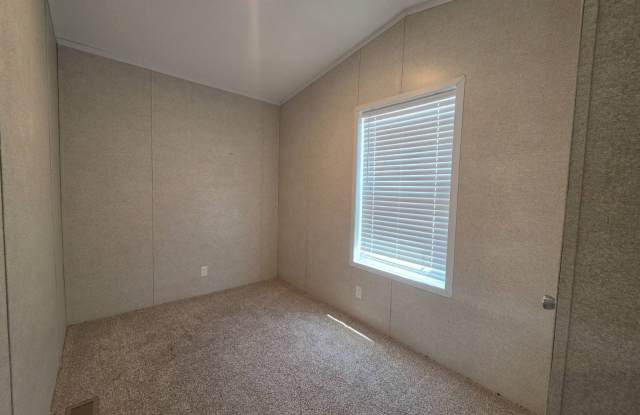 2238 E Maywood Gallery 4