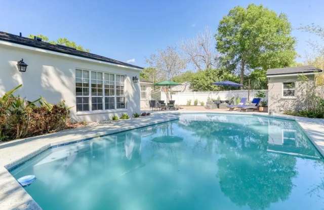 4014 W PALMIRA Avenue Gallery 4
