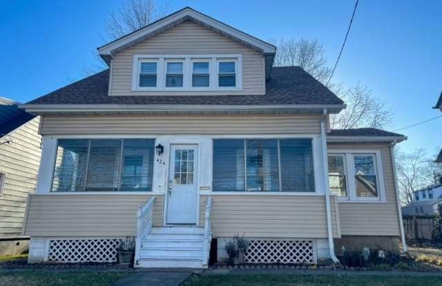 424 Robins St - 424 Robins Street, Roselle, NJ 07203