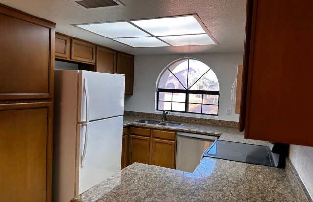 GREAT TEMPE CONDO Gallery 3