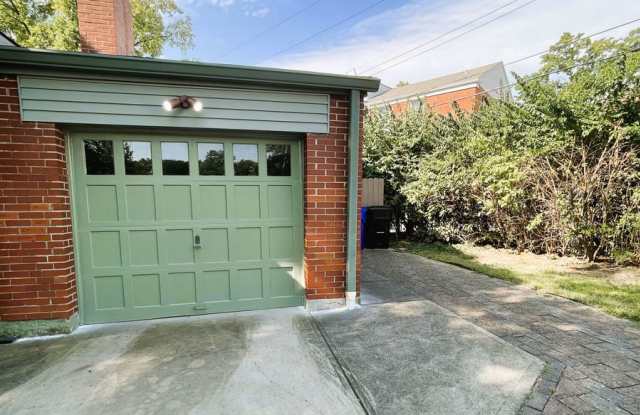 $2175 - SINGLE FAMILY HOME AVAILABLE NOW - 3B/1.5B Gallery 3