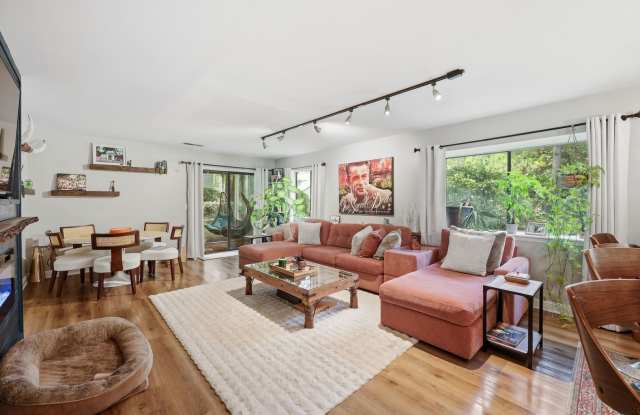 Spacious 2BR Condo in Desirable Snee Farm photos photos Spacious 2BR Condo in Desirable Snee Farm photos photos