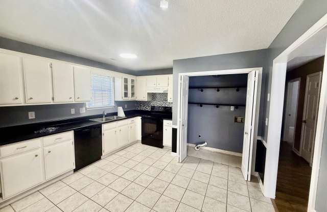 1501 Elizabeth Drive SW Gallery 4