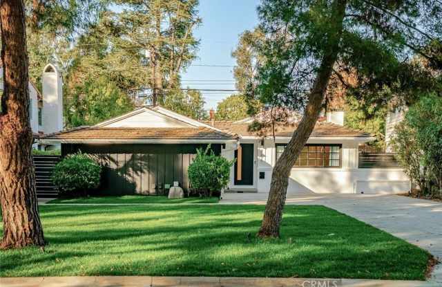 3205 Palos Verdes Drive N photos photos