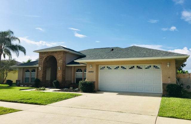 2065 Thistle Dr photos photos